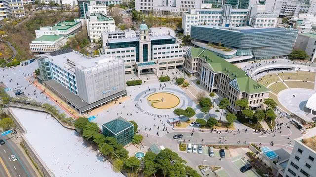Toàn cảnh khuôn viên Đại học Hanyang tại Seoul, Hàn Quốc