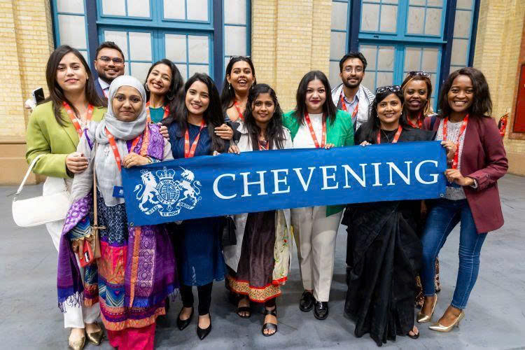 Học bổng Chevening 2027 dành cho sinh viên quốc tế tại Vương quốc Anh