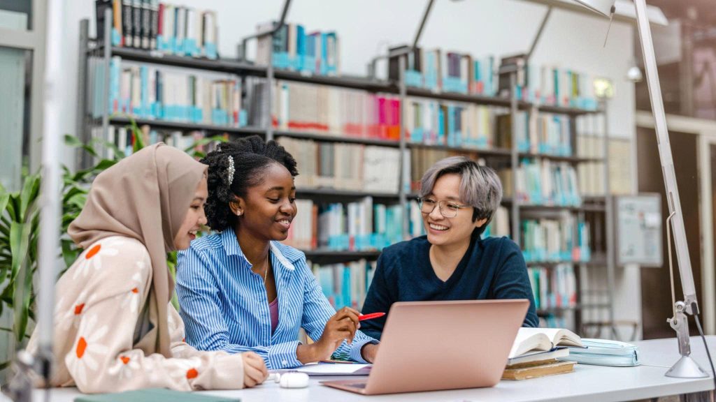 Quyền lợi học bổng Erasmus Mundus dành cho học viên thạc sĩ quốc tế