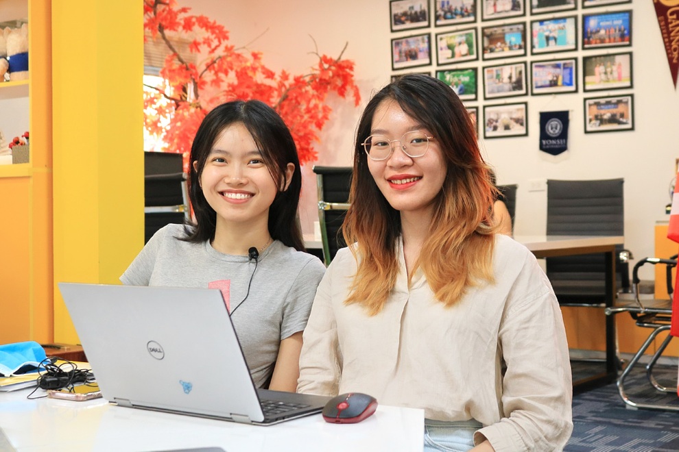 Thục Anh nghe chia sẻ của Eduline