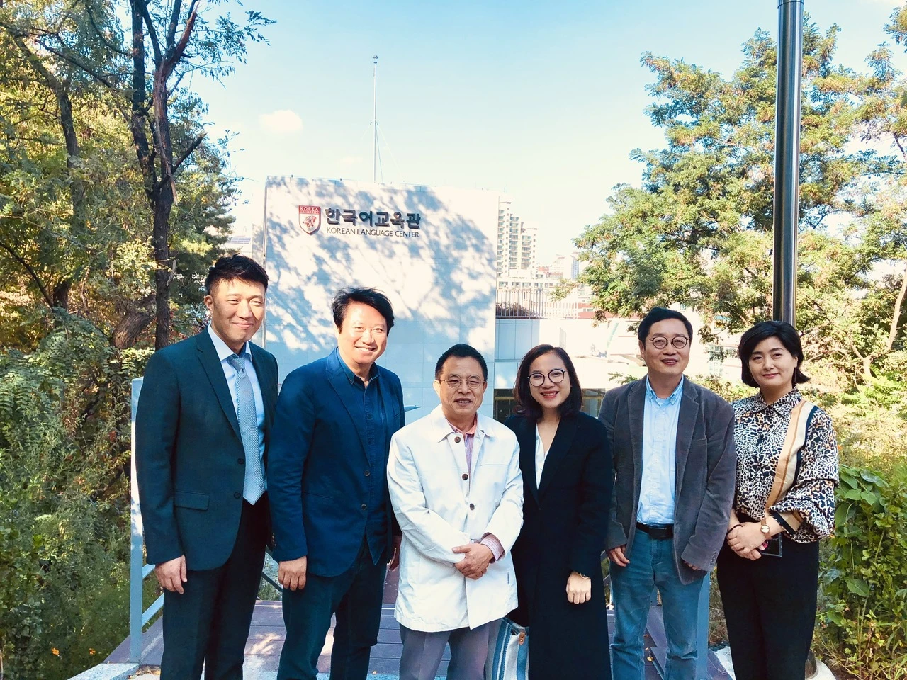 CEO Hillary Nguyễn của Eduline hợp t&aacute;c với Korea University.