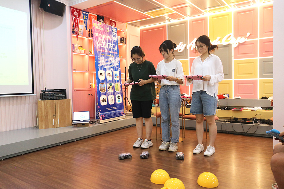 Hoạt động Gi&aacute;o dục Trải nghiệm EDUTECH 4.0